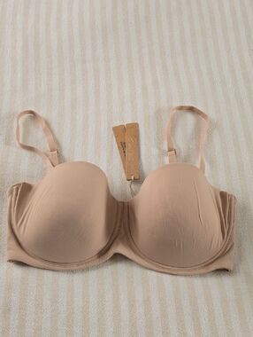 SKIMS Fits Everybody Strapless Bra Size:34D Mica